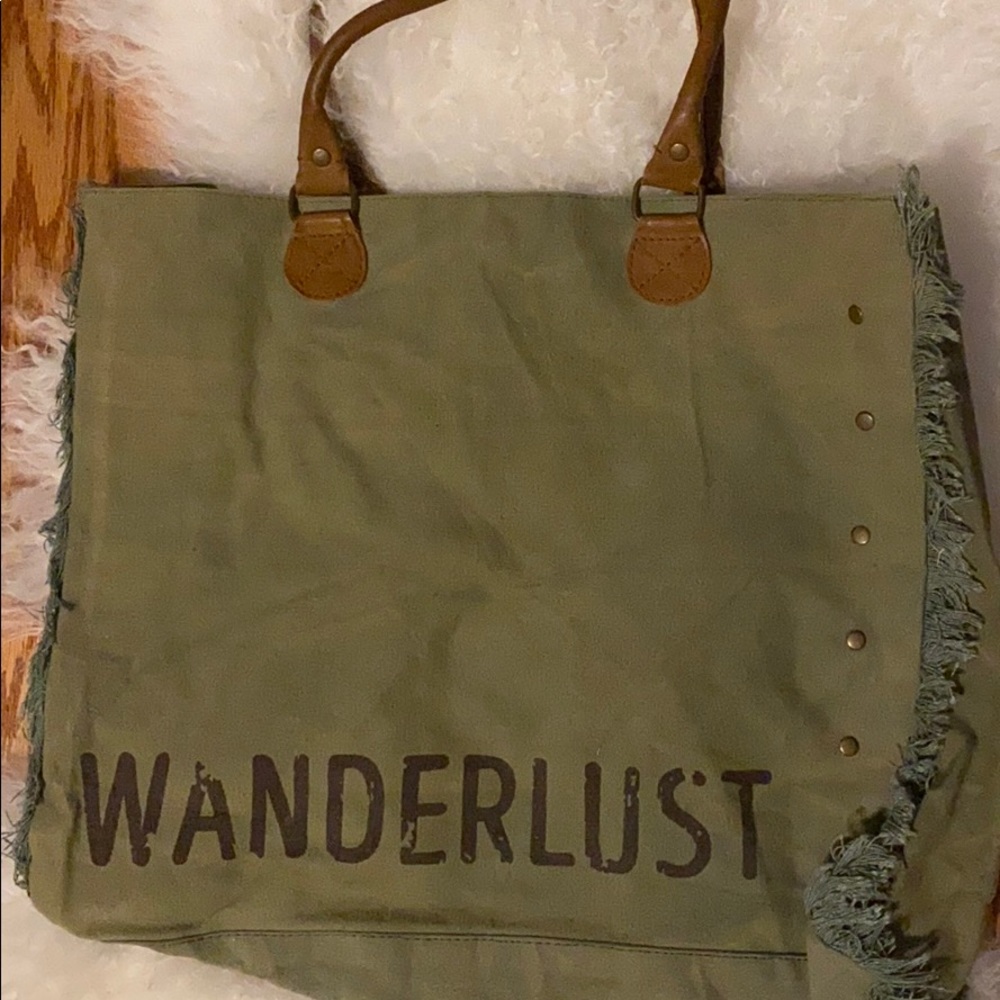 green shoulder bag
